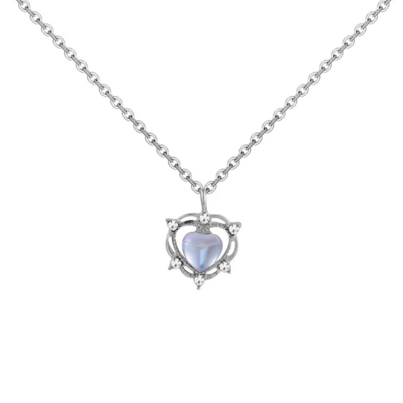 Elegant Silver Color Heart Pendant Necklace - Picture 6 of 7